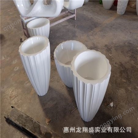 黔东南深圳大型玻璃钢组合花盆商场条形花纹玻璃钢花盆定制厂家